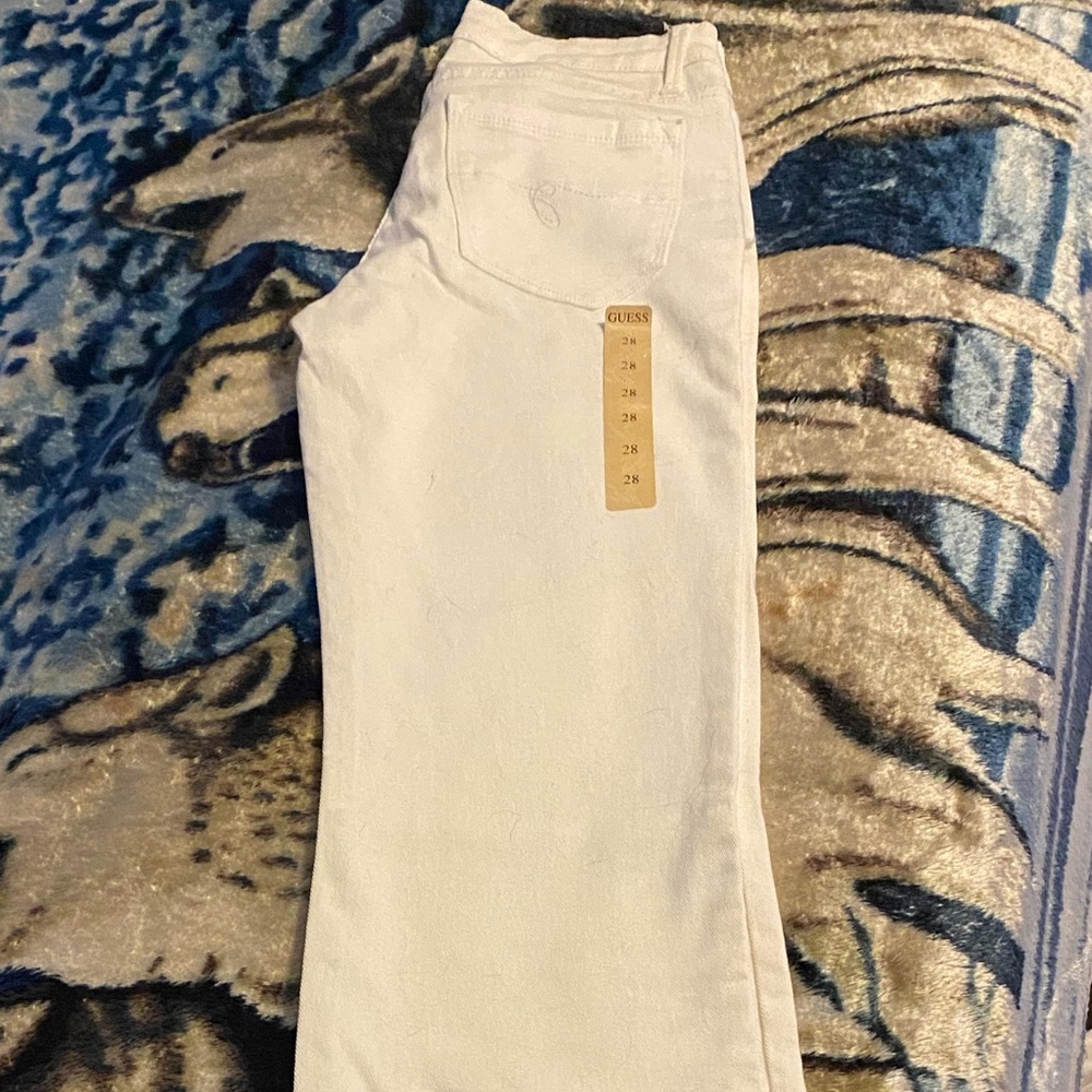 BELMONT FLARE DENIM jeans by Guess. White . 28 NWT